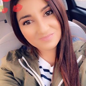 Meet your Posher, Madina